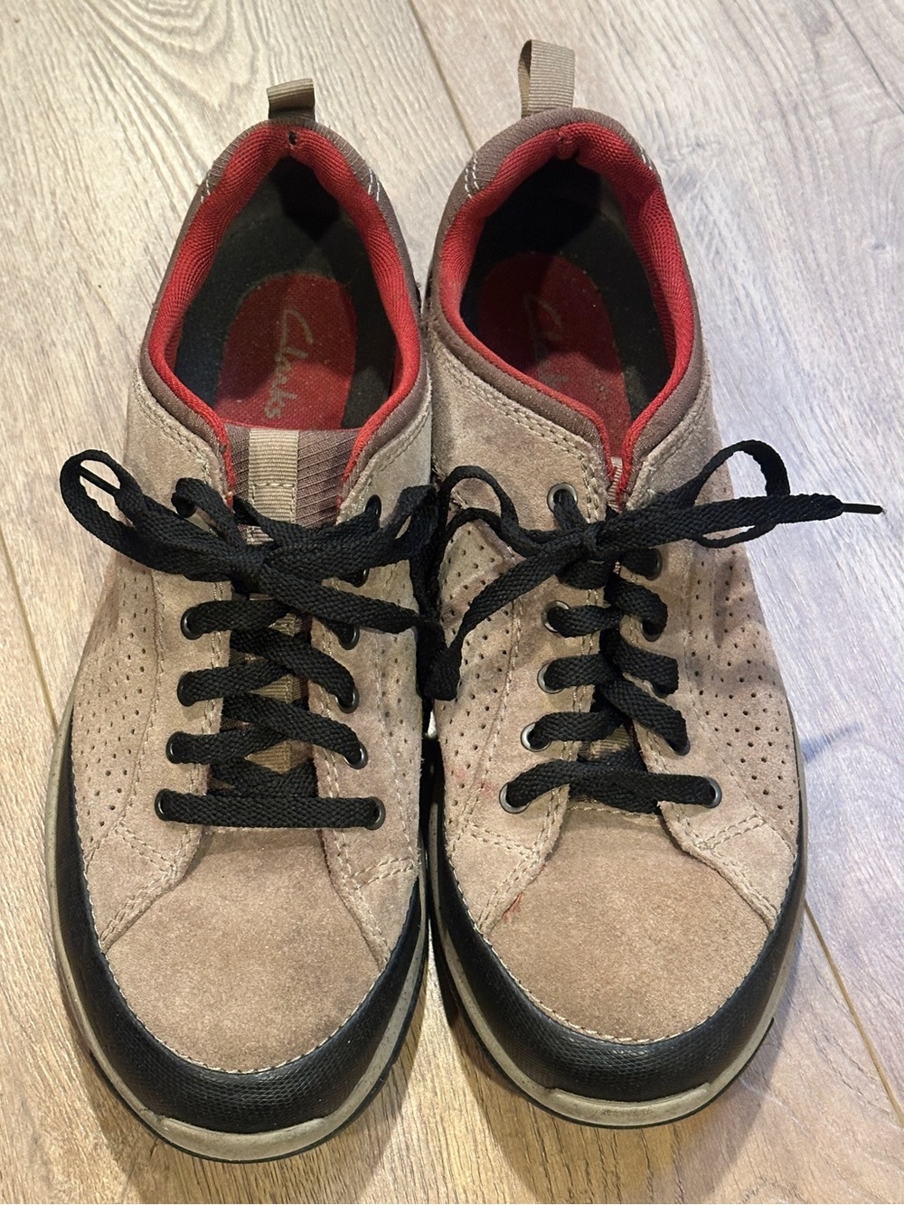 Clarks Plus Comfort Taupe Leather Sneakers w Black Accents & Red Lining, Sz 11